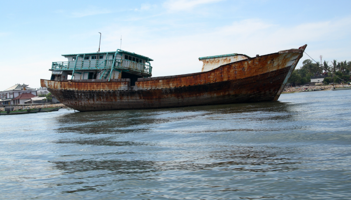 PENGENDALIAN KOROSI PELAT LAMBUNG KAPAL DENGAN ANODA