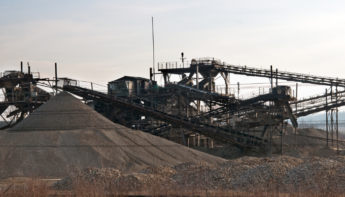 Fabrikasi Mesin Stone Crusher – Pembuatan Conveyor Pemecah Batu