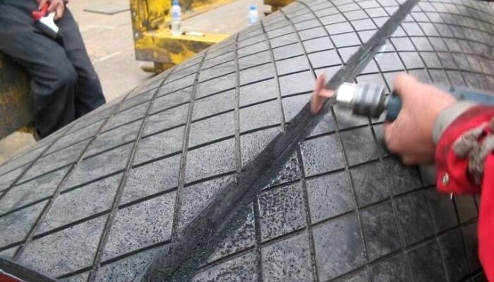 Cara Aplikasi Rubber Lagging Pada Pulley Drum yang Benar